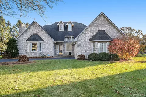 3972 Chevron Dr, Highland, MI 48356