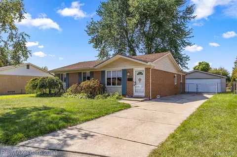 7085 London Ct, Canton, MI 48187