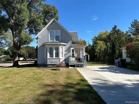 823 Alger St, Howell, MI 48843