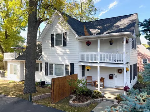 1018 E 12 Mile Rd, Royal Oak, MI 48073