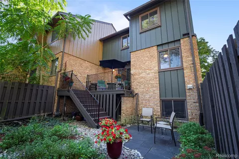 2626 Traver Blvd, Ann Arbor, MI 48105