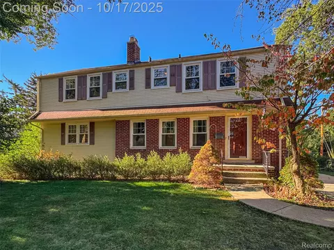 4167 Arlington Dr, Royal Oak, MI 48073