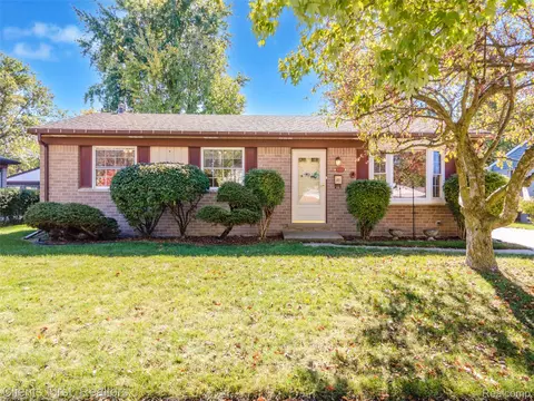 41527 Hamlin St, Van Buren, MI 48111