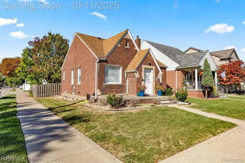 3260 Gertrude St, Dearborn, MI 48124