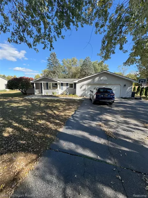 5300 Cecelia Ann Ave, Independence, MI 48346