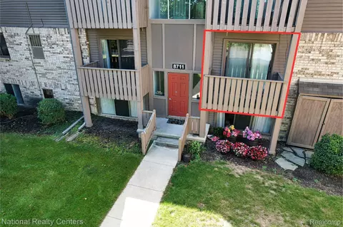 8711 Candlewood Trl #5, Brighton, MI 48116