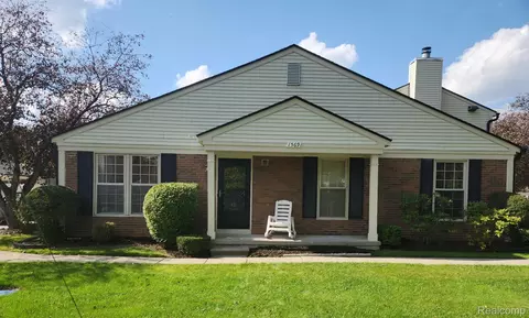 1569 Dover Hl N, Walled Lake, MI 48390