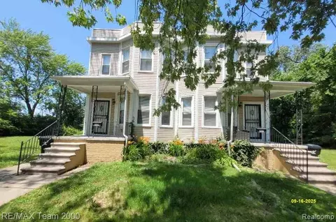 233 Leicester Street St, Detroit, MI 48202