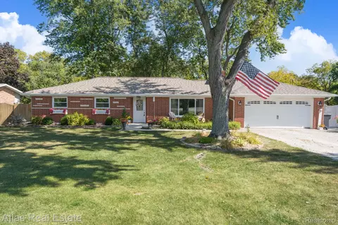 4111 S State Rd, Davison, MI 48423
