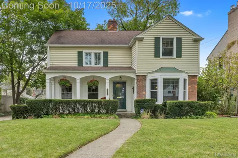 1106 Maxine St, Flint, MI 48503