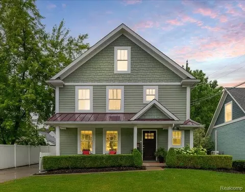 450 Fairbrook St, Northville, MI 48167
