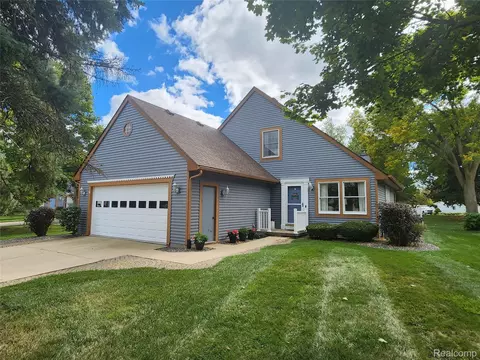 11 Cambridge Park #11, Frankenmuth, MI 48734