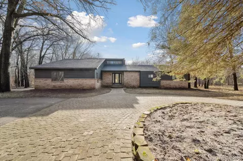 8270 Mcclements Rd, Brighton, MI 48114