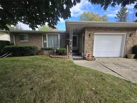 713 Algonquin Ave, Flint, MI 48507