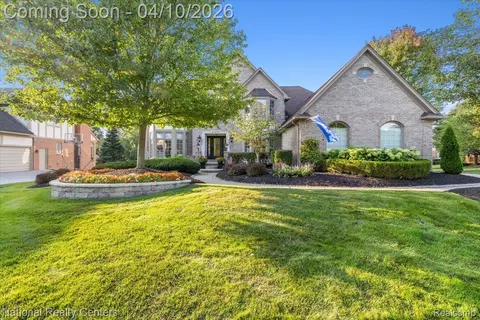 21555 Chase Dr, Novi, MI 48375