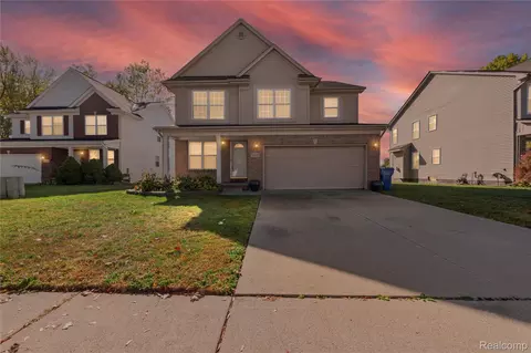 12922 Heritage S, Warren, MI 48089