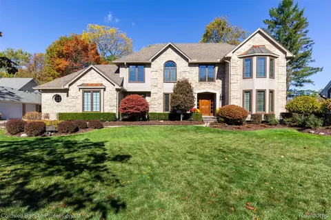 1044 Elmsmere Dr, Northville, MI 48167
