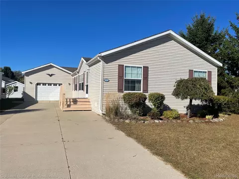 2679 Manatee Ct, Lapeer, MI 48446