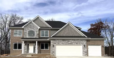 53225 Woodland Mdws, Chesterfield, MI 48047