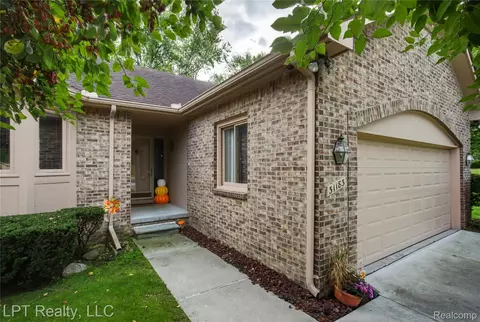 31183 Misty Pines Dr, Farmington, MI 48336