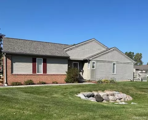4313 Eagle Ln #80, Burton, MI 48519