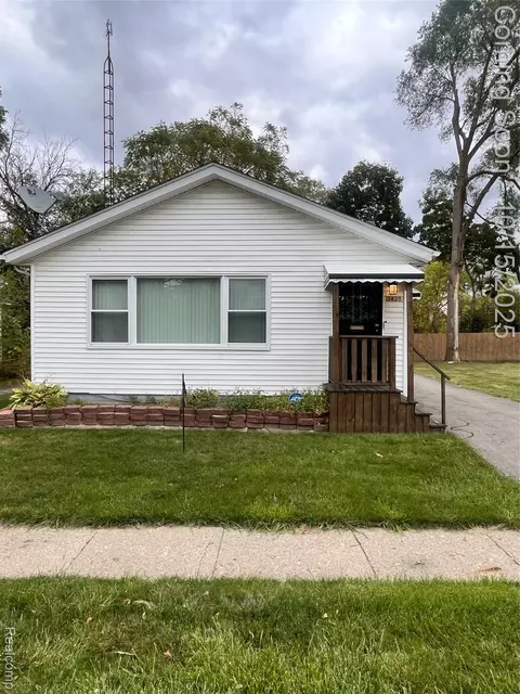 3420 Fleming Rd, Flint, MI 48504