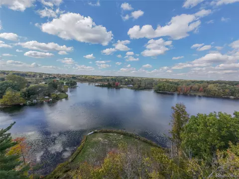 4720 Brunk Dr, Otter Lake, MI 48464