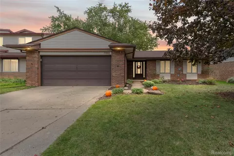 7060 Bunkerhill Ln, Canton, MI 48187
