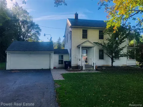 1735 Hemmeter Rd, Saginaw, MI 48638