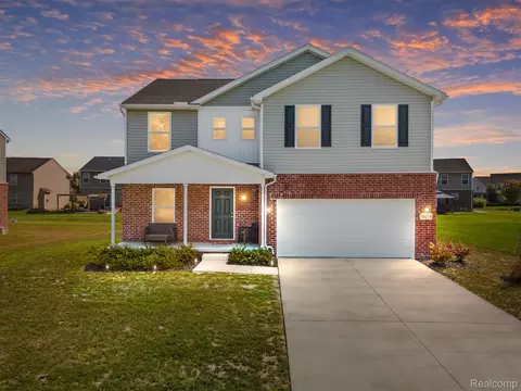 10219 Island Lake Dr, Taylor, MI 48180
