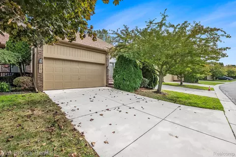2201 Siboney Ct, Rochester Hills, MI 48309
