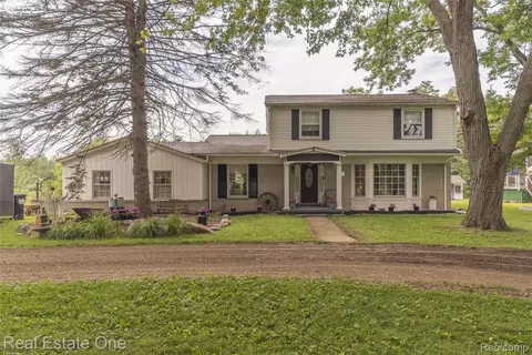 27395 Martindale Rd, Lyon, MI 48165