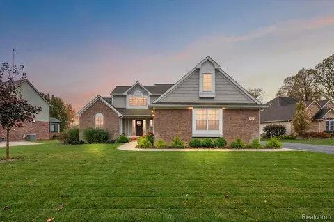 5839 Westwood Dr, Grand Blanc, MI 48439