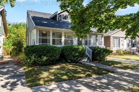 260 Fielding St, Ferndale, MI 48220