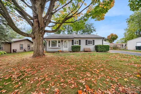 3712 Grafton St, Lake Orion, MI 48359