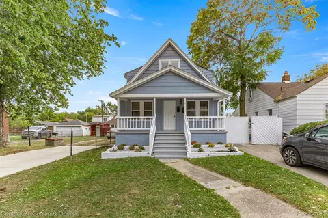 8086 Chalmers Ave, Warren, MI 48089