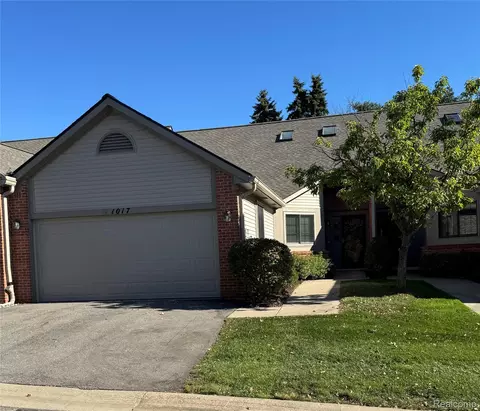 1017 Elmwood Dr #5, Brighton, MI 48116
