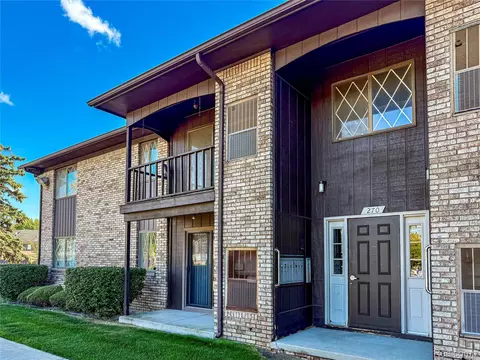 270 E 13 Mile Rd #41, Madison Heights, MI 48071