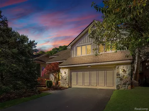 4832 Cliffside Dr #21, West Bloomfield, MI 48323