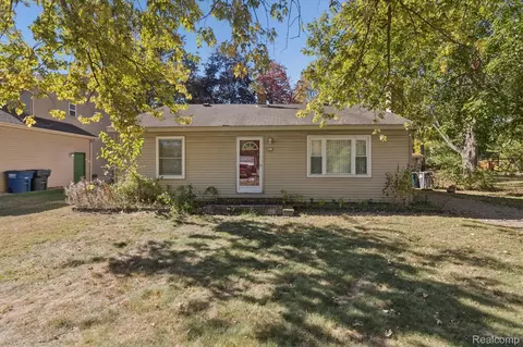 639 N Harvey St, Westland, MI 48185