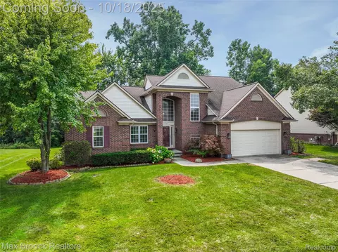 26745 Senator Blvd, Southfield, MI 48034