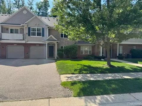 49225 W Woods Dr #20, Shelby Township, MI 48317