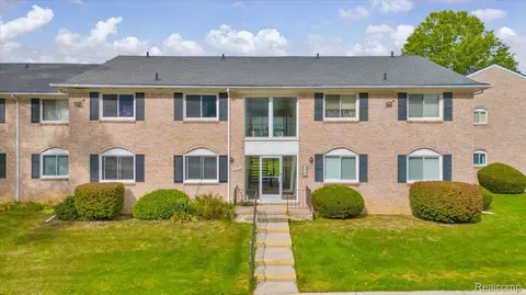 14191 Ivanhoe Dr #2, Sterling Heights, MI 48312