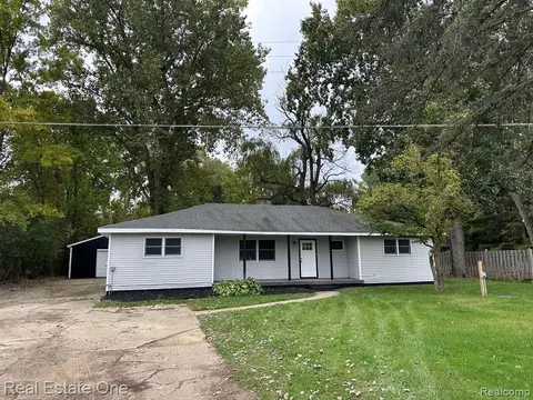 7025 Coldwater Rd, Flushing, MI 48433