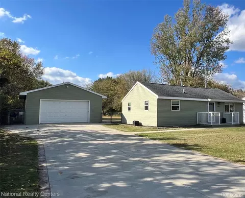 7444 Rory St, Grand Blanc, MI 48439