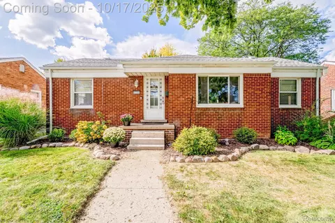 6384 Buckingham Ave, Allen Park, MI 48101