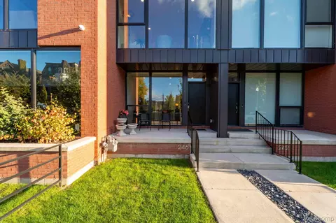246 Edmund Pl, Detroit, MI 48201