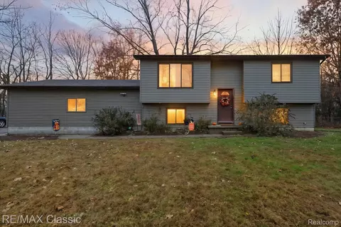 5594 Harper Rd, Delhi, MI 48842