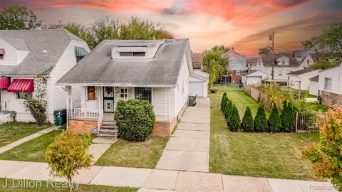 6128 Yinger Ave, Dearborn, MI 48126