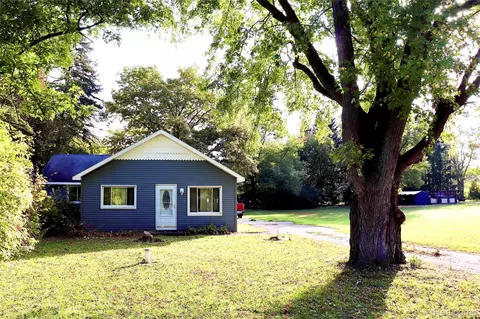 1029 Adams Rd, Burton, MI 48509